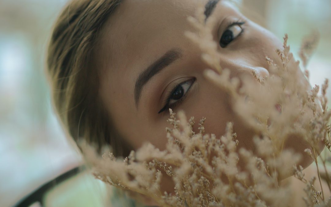 Is Eyebrow Waxing Right For You? Who Should Consider It