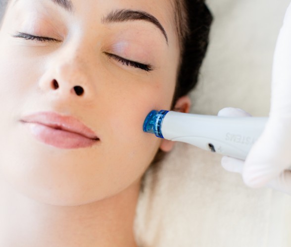 How Does A Luxury Facial Treatment Deliver Results Beyond A Standard Spa Facial?