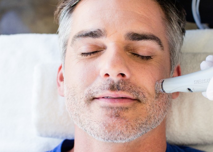 Can Deep Cleansing Facial Therapy Help With Stubborn Pore Congestion?