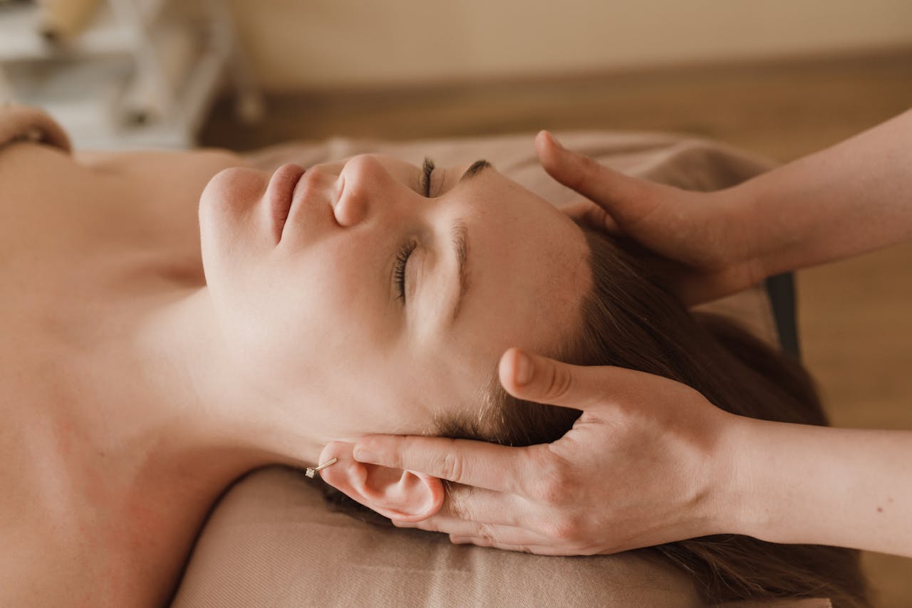 Dermaplaning & Professional Exfoliation