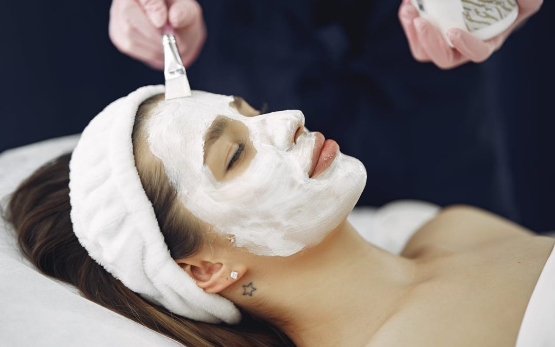 How Does A Deep Exfoliation Blade Facial Compare To At-Home Dermaplaning?