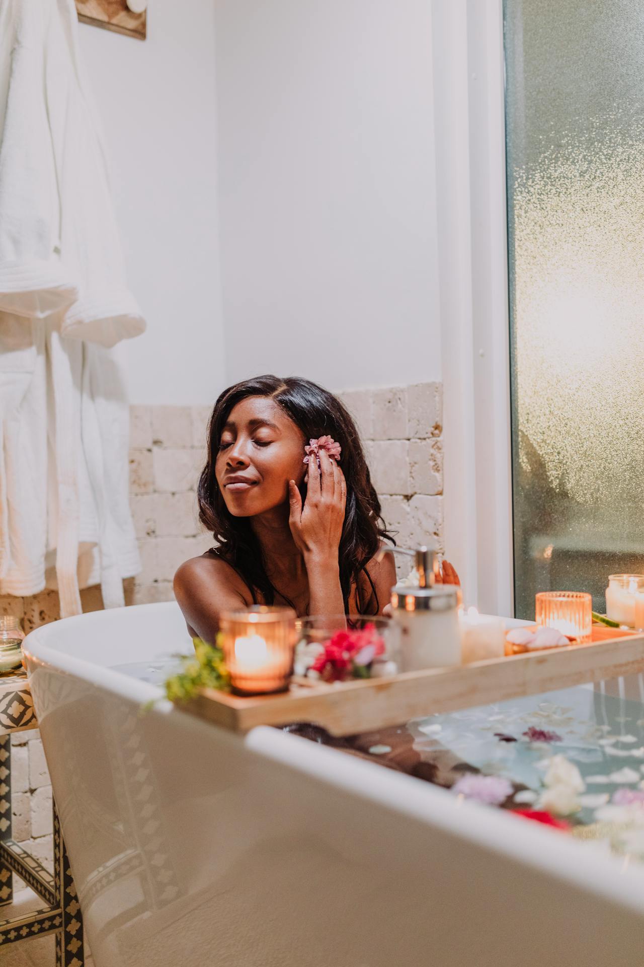Dermaplaning & Professional Exfoliation Dermaplaning & Professional Exfoliation